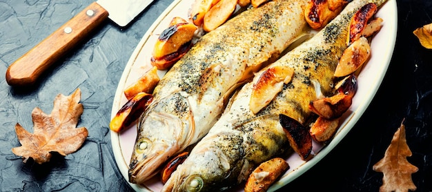 Pescado dietético al horno con membrillo