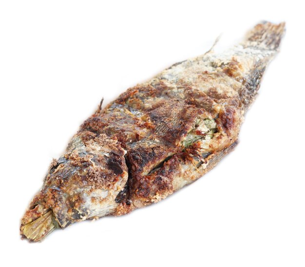 Pescado a la parrilla en blanco