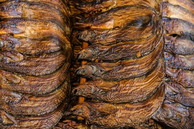 Pescado seco ahumado cerrado para la conservación de alimentos de estilo tradicional tailandés.