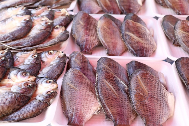 Pescado seco en el mercado.