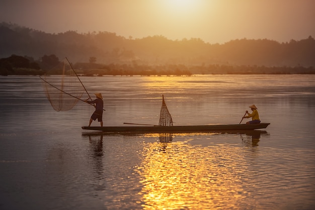 Pescador, ligado, amanhecer, fundo, em, tailandia, campo