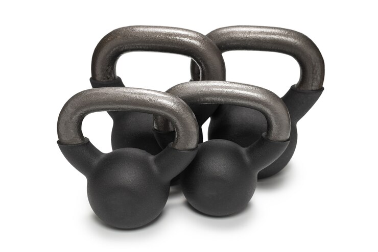 Foto peso preto isolado no branco. 4 kg de peso. fitness para mulheres.