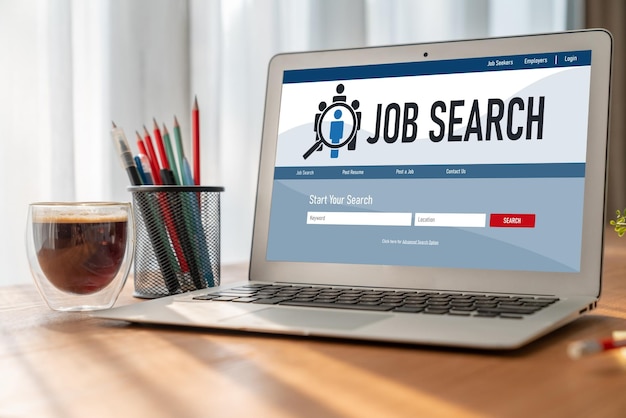 Pesquisa de emprego on-line em um site moderno para que o trabalhador procure oportunidades de emprego na rede de recrutamento na Internet