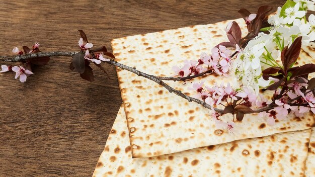 Pessach matzo páscoa com vinho e pão de páscoa judaico matzoh