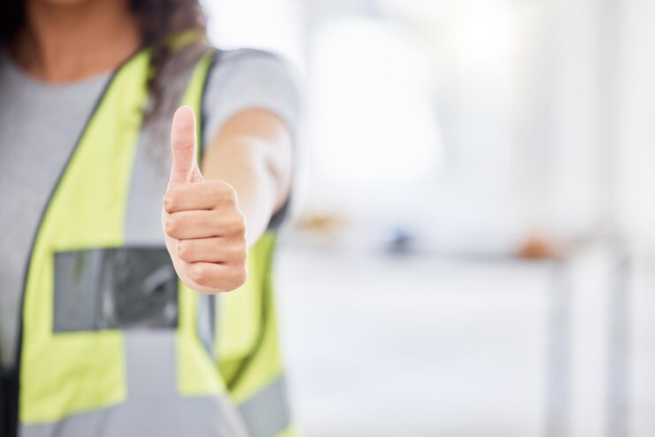 Foto pessoa mão e polegares para a engenharia com confiança sucesso de renovação e acordo de construção no escritório zoom empregado construtor e sim emoji para agradecer projeto imobiliário e apoio de design