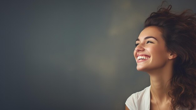 pessoa sorrindo fundo bonito dentes brancos dia mundial do sorriso