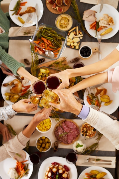 Foto pessoas celebrando o feriado