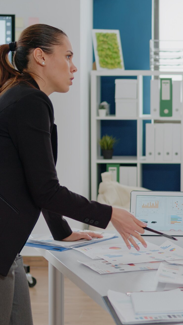 Foto pessoas com trabalho corporativo fazendo trabalho em equipe para projetos de negócios