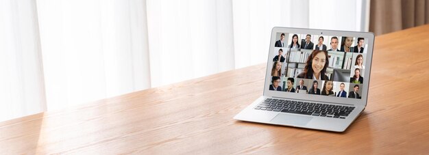 Foto pessoas de negócios em videoconferência para uma reunião de grupo virtual de moda