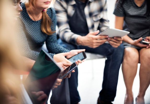 Foto pessoas de negócios estão tendo uma discussão