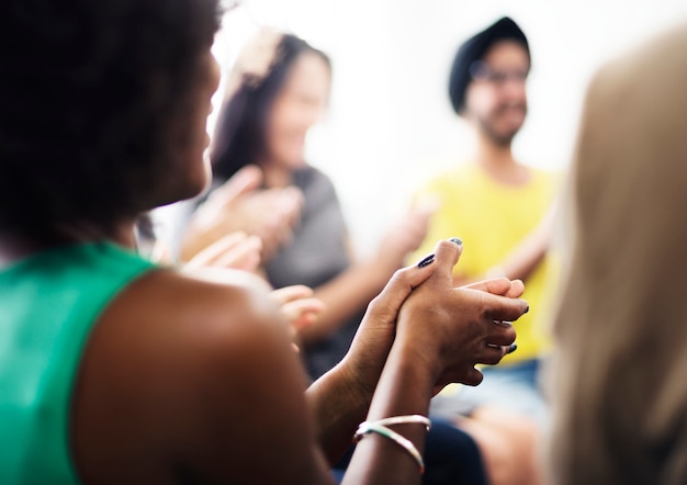 Foto pessoas de negócios estão tendo uma discussão