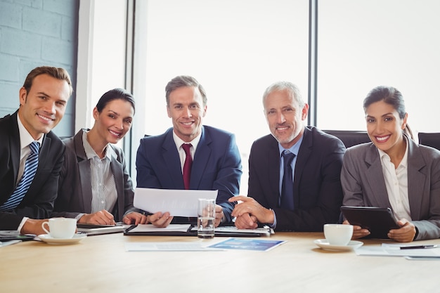 pessoas de negócios na sala de conferências