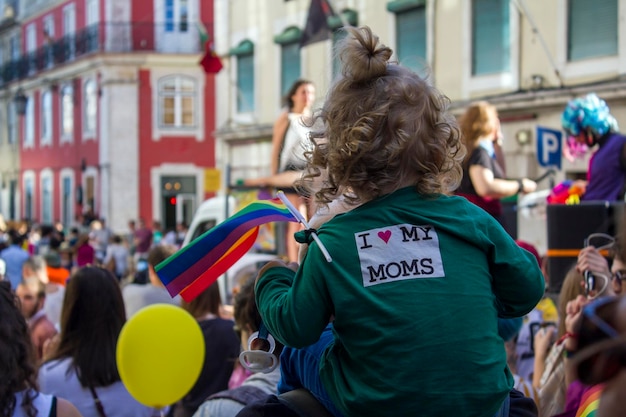 Pessoas na rua da cidade