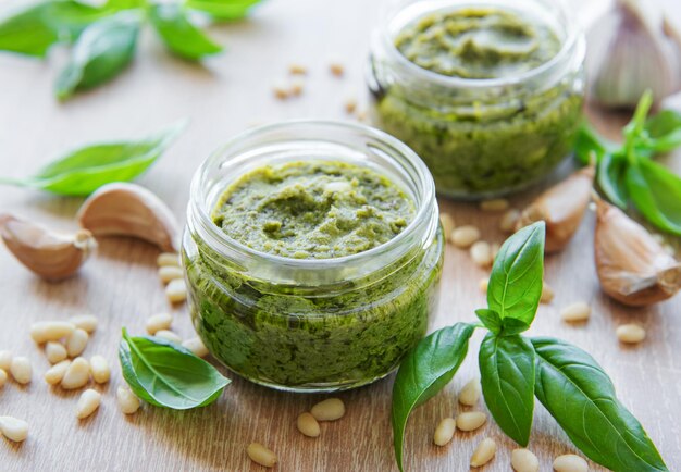 pesto de albahaca verde