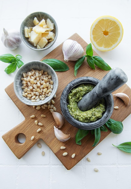 pesto de albahaca verde