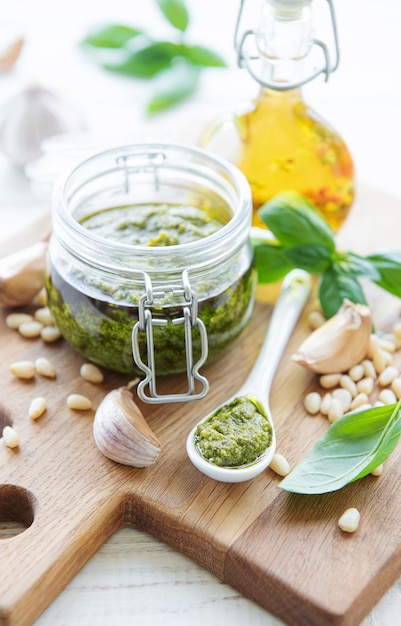 pesto de albahaca verde