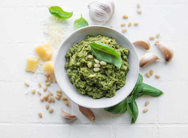 pesto de albahaca verde