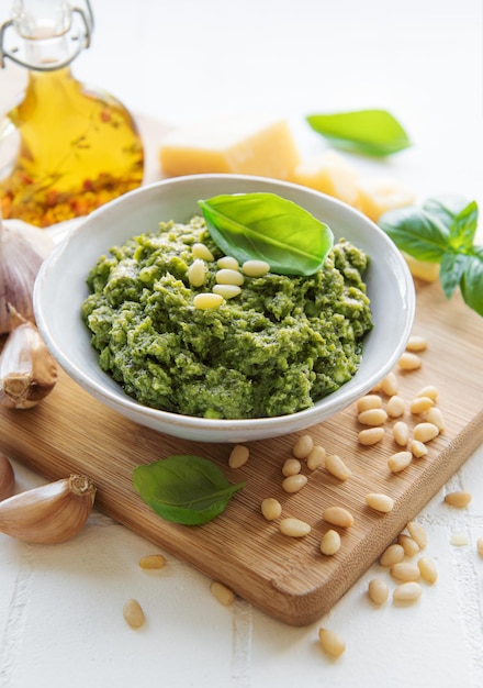 pesto de albahaca verde