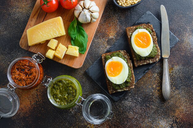 Pesto casero alla Genovese con ingredientes