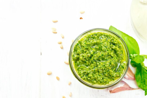 Pesto im Glas an Bord