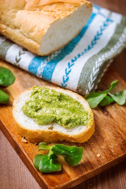 Pesto-Toast