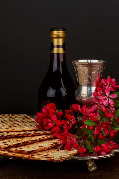 Pesz matzo con vino y matzá pan de Pascua judía