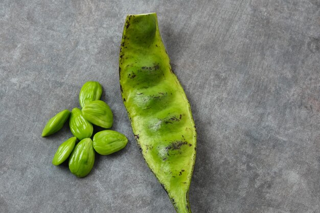 Foto pete ou petai ou feijão fedorento geralmente comido cru ou para outros ingredientes de cozinha