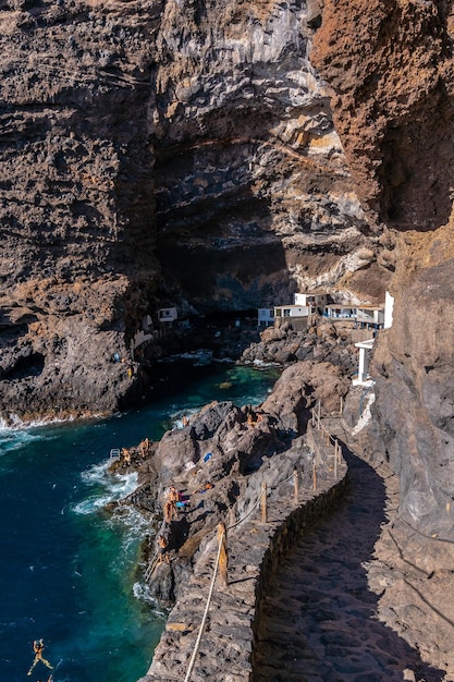 Pfad zur Höhle in der Stadt Poris de Candelaria an der Nordwestküste der Insel La Palma