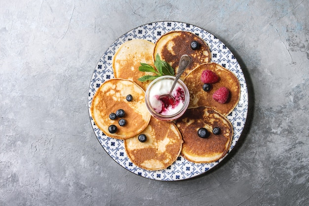 Pfannkuchen mit Beeren