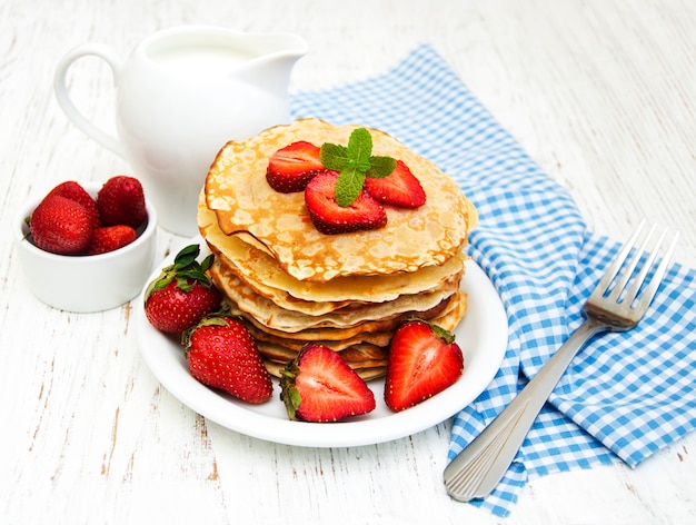 Pfannkuchen mit Erdbeeren