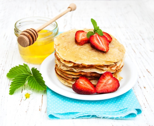 Pfannkuchen mit Erdbeeren