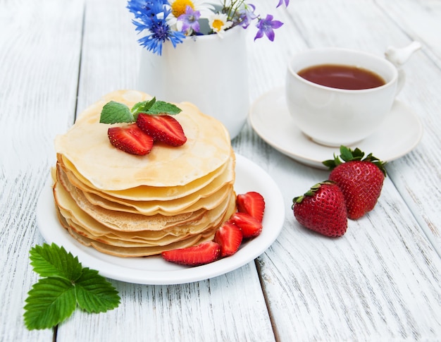 Pfannkuchen mit Erdbeeren