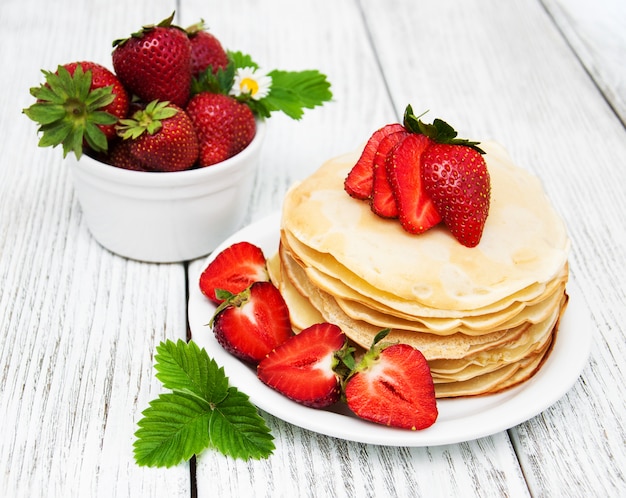 Pfannkuchen mit Erdbeeren