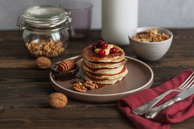 Pfannkuchen mit Honig