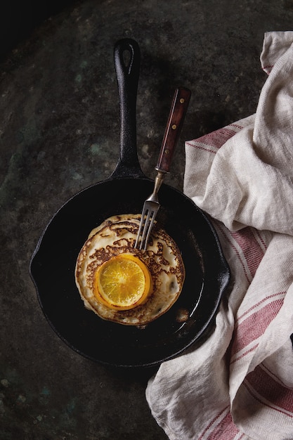 Pfannkuchen mit Orange