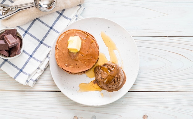 Pfannkuchen mit Schokoladeneis