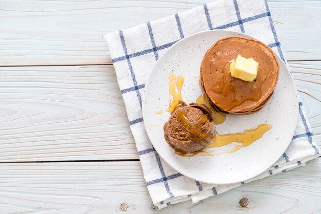 Pfannkuchen mit Schokoladeneis