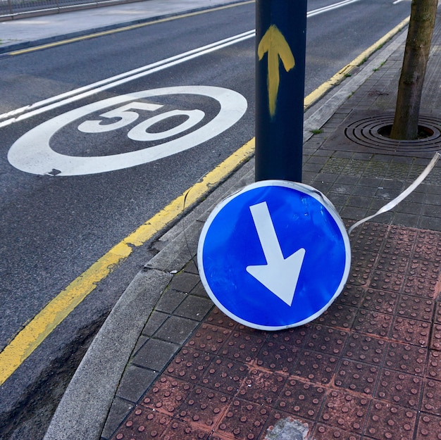 Pfeil Verkehrsampel auf der Straße