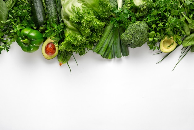 Pflanzliche Proteinquelle. Draufsicht gesundes Essen sauberes Essen. Grüne Gemüse Draufsicht