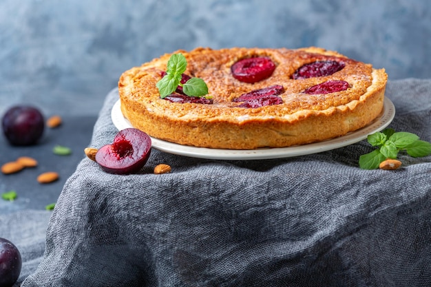 Pflaumen-Mandel-Frangipani-Torte