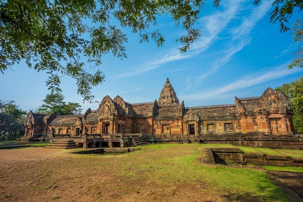 Phanom rung castle thailandum castelo construído sobre a rocha do castelo khao phanom rung de três mil anos