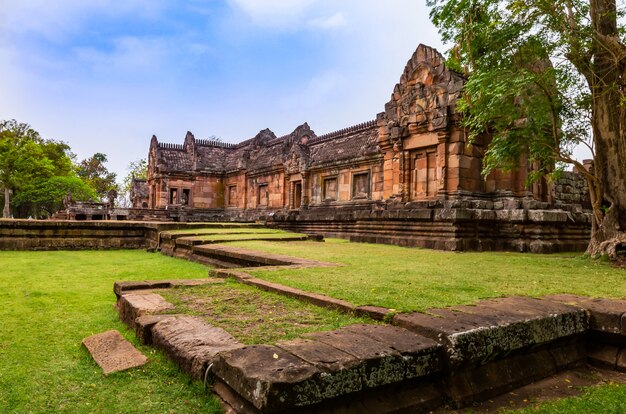 Phanom Rung Historical Park, ist ein altes Khmer-Schloss, das als eines der schönsten in Thailand gilt.
