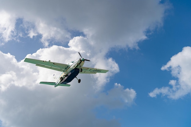 Philipsburg Sint Maarten 13. Februar 2016 De Havilland Canada DHC6 Twin Otter Flugzeug im Himmel