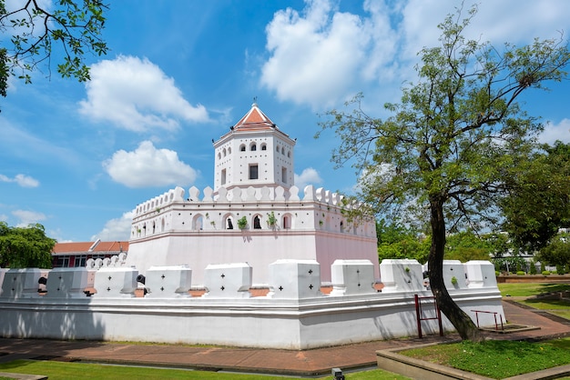 Phra Sumen Fort perto do grande palácio em Bangkok, Tailândia