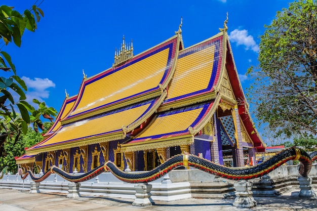 Foto phra that phanom simulado, wat thammapitak, distrito de huai mek, provincia de kalasin, tailandia