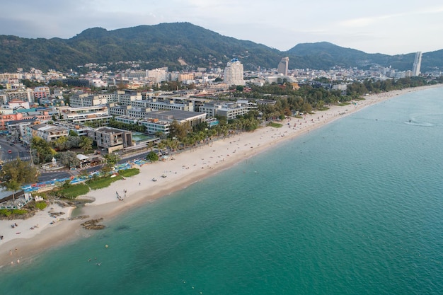 Phuket Patong Beach am Juni 202022 Luftbild über die Bucht von Patong in Phuket Thailand