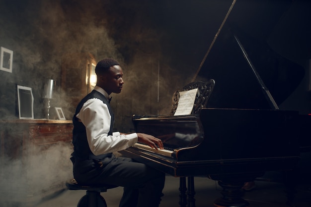 Foto pianista negro, apresentação de jazz