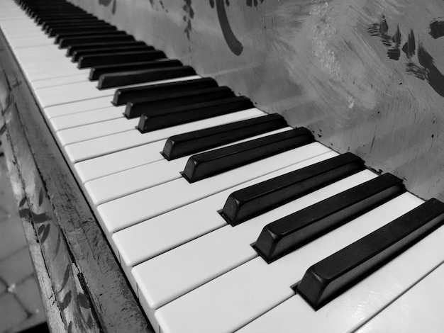 Un piano o piano es un instrumento musical de percusión y teclado de cuerdas Una octava musical