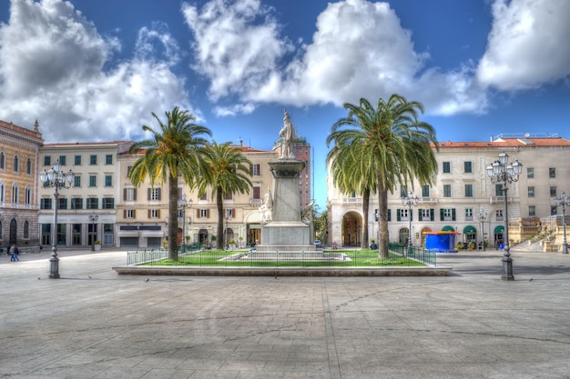 Piazza d'Italia in Sassari Italien Schwer verarbeitet für HDR-Tone-Mapping-Effekt