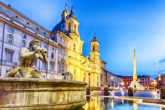 Piazza Navona und der Moorbrunnen, Rom, Italien, Dämmerungsblick, keine Menschen